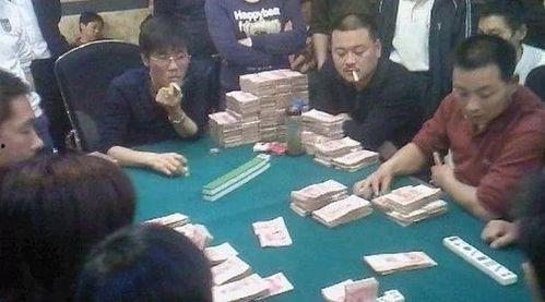 吃瓜群众围观聚众斗殴视频,聚众斗殴事件引发网友热议