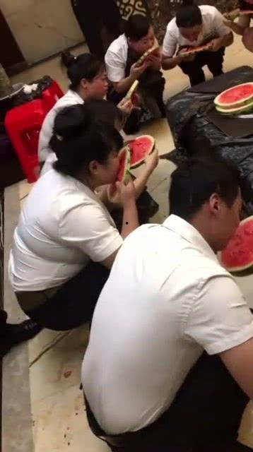 吃瓜群众介绍奇葩视频在线观看,吃瓜群众热传的奇葩视频大集合