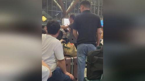 成都男模吃瓜群众事件,网络舆论下的形象危机与反思